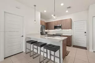 4654 NW 83rd Path, Doral, FL 33166 - Photo 6