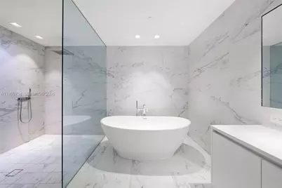 1000 Biscayne Blvd #1201, Miami, FL 33132 - Photo 16