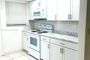 11840 NE 19th Dr, North Miami, FL 33181 - Photo 4