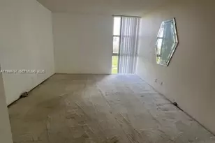 20335 W Country Club Dr, Aventura, FL 33180 - Photo 10