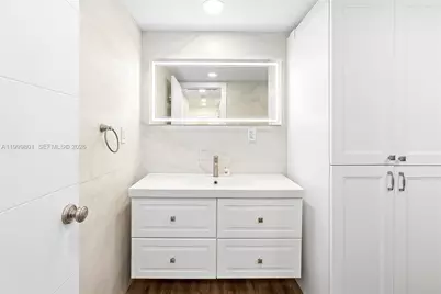 600 Three Islands Blvd #604, Hallandale Beach, FL 33009 - Photo 24