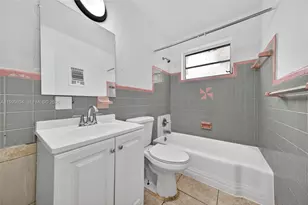 762 NE 131st St, North Miami, FL 33161 - Photo 16