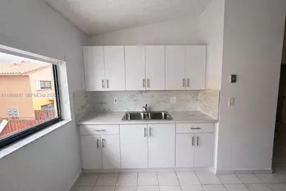 7891 W 29th Way #202, Hialeah, FL 33018 - Photo 6