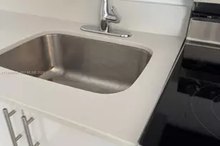 615 NE 3rd St, Hallandale Beach, FL 33009 - Photo 18