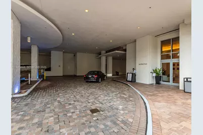 1050 Brickell Ave #2420, Miami, FL 33131 - Photo 34