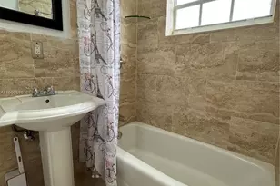 1081 NW 185th Dr, Miami Gardens, FL 33169 - Photo 8