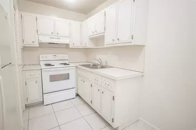 8900 NW 38th Dr #4, Coral Springs, FL 33065 - Photo 4