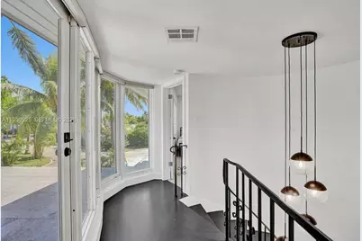 911 N Northlake Dr, Hollywood, FL 33019 - Photo 22