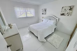 581 Blue Heron Dr, Hallandale Beach, FL 33009 - Photo 16