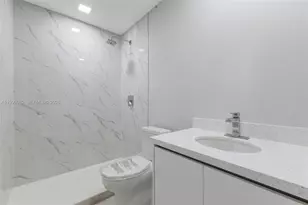 15685 SW 82nd Cir Ln, Miami, FL 33193 - Photo 6