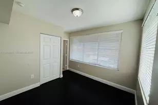 1752 NW 1st St, Miami, FL 33125 - Photo 4