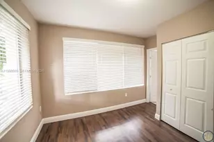 1752 NW 1st St, Miami, FL 33125 - Photo 4