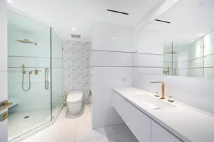 300 South Pointe Dr, Miami Beach, FL 33139 - Photo 42