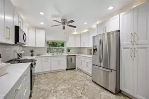 16751 Waters Edge Dr, Weston, FL 33326 - Photo 12