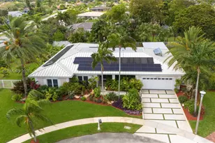 16751 Waters Edge Dr, Weston, FL 33326 - Photo 4
