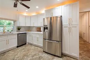 16751 Waters Edge Dr, Weston, FL 33326 - Photo 16