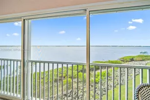 5800 NE Island Cove Way, Hutchinson Island, FL 34996 - Photo 2
