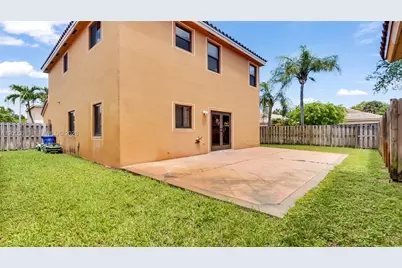 10526 SW 14th Ct, Pembroke Pines, FL 33025 - Photo 22