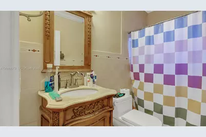 10526 SW 14th Ct, Pembroke Pines, FL 33025 - Photo 32