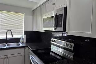 400 NE 142nd St, North Miami, FL 33161 - Photo 4