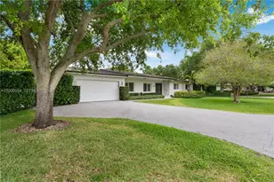9511 SW 93rd St, Miami, FL 33176 - Photo 2