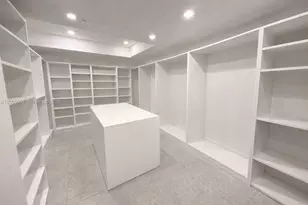 17301 Biscayne Blvd, North Miami Beach, FL 33160 - Photo 10