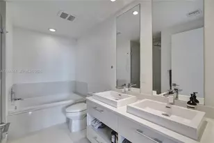 45 SW 9th St, Miami, FL 33130 - Photo 24