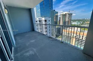 170 SE 14th St, Miami, FL 33131 - Photo 30