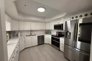 17455 NW 75th Pl, Hialeah, FL 33015 - Photo 4