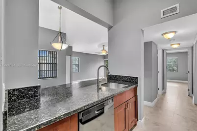 2881 N Oakland Forest Dr #212, Oakland Park, FL 33309 - Photo 2