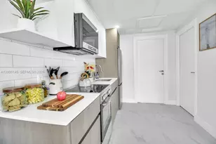 944 Jefferson Ave, Miami Beach, FL 33139 - Photo 4