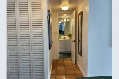 345 Ocean Dr #303, Miami Beach, FL 33139 - Photo 18
