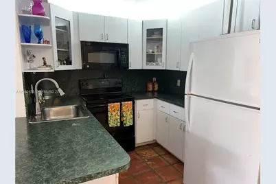 345 Ocean Dr #303, Miami Beach, FL 33139 - Photo 12