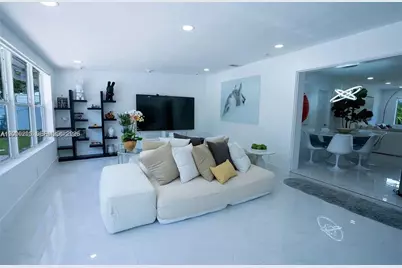 31 SW 6th St, Hallandale Beach, FL 33009 - Photo 18