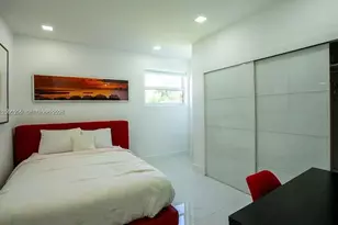 31 SW 6th St, Hallandale Beach, FL 33009 - Photo 12