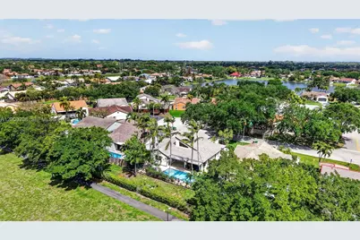 15620 Gauntlet Hall Mnr, Davie, FL 33331 - Photo 76