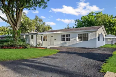 6825 SW 12th St, Pembroke Pines, FL 33023 - Photo 1