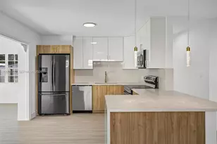 6825 SW 12th St, Pembroke Pines, FL 33023 - Photo 6