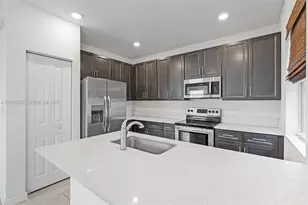 1100 SE 26th Ter, Homestead, FL 33035 - Photo 8