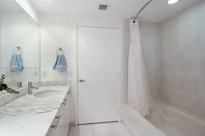 951 Brickell Ave #1410, Miami, FL 33131 - Photo 10