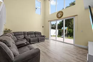 15385 SW 51st St, Davie, FL 33331 - Photo 14