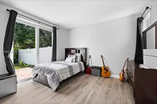 15385 SW 51st St, Davie, FL 33331 - Photo 18