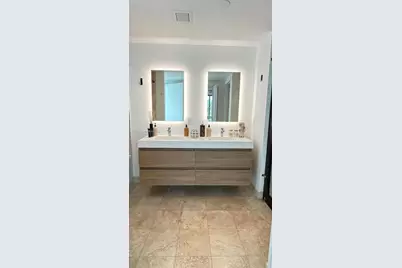 350 S Miami Ave #1702, Miami, FL 33130 - Photo 2