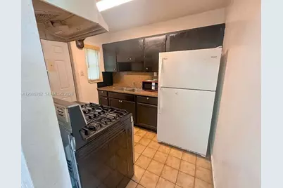 3913 SW 28th St, West Park, FL 33023 - Photo 6