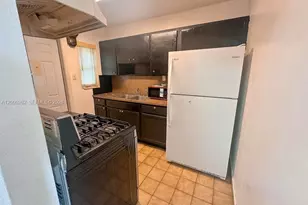 3913 SW 28th St, West Park, FL 33023 - Photo 6