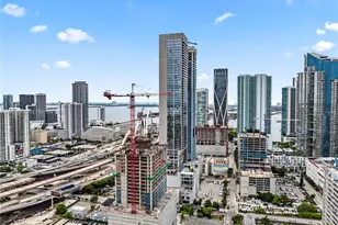 20 NE 11th St, Miami, FL 33132 - Photo 22