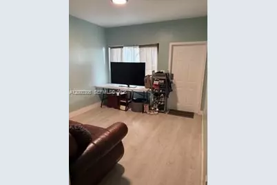 616 SW 11th St, Florida City, FL 33034 - Photo 2