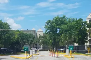 8180 Geneva Ct, Doral, FL 33166 - Photo 2