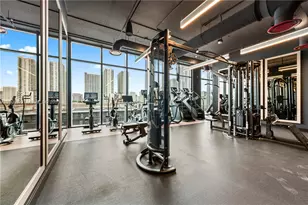 20 NE 11th St, Miami, FL 33132 - Photo 24
