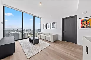 20 NE 11th St, Miami, FL 33132 - Photo 2